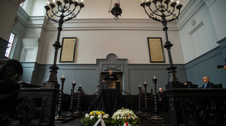 Heller Ágnes temetése a budapesti Kozma utcai izraelita temetőben / Fotó: MTI/Balogh Zoltán