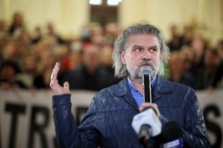 Odwołanie dyrektora Teatru Słowackiego za 'Dziady'? Gliński: Informacje mam z prasy