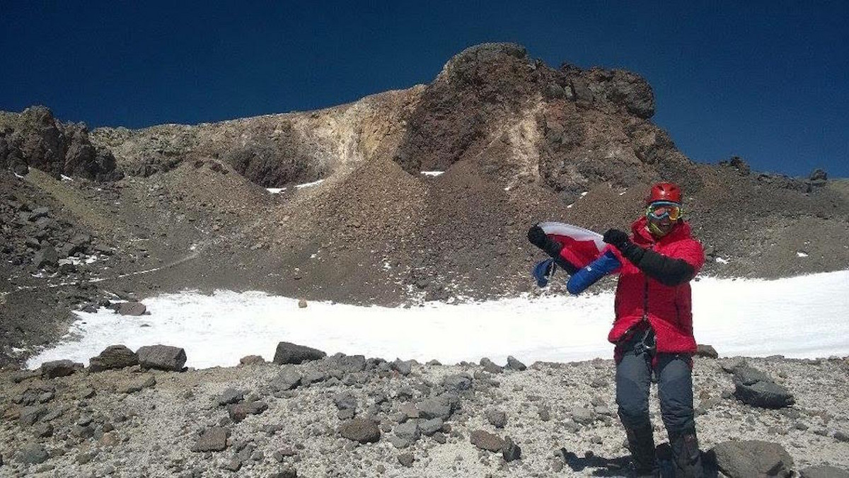 W sobotę, około godziny 13. mnie oraz Klaudii Cierniak - Kożuch udało się zdobyć szczyt Ojos del Salado (6897 m. n.p.m.). To już nasz szósty szczyt do "kolekcji" Korony Wulkanów Ziemi.