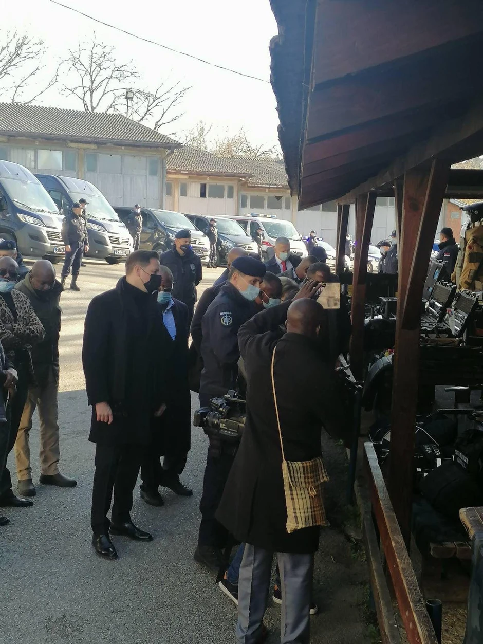 Veselin Milić u obilasku Policijske brigade sa potpredsednikom Vlade i ministrom unutrašnjih poslova, bezbednosti, decentralizacije i običajnih pitanja Demokratske Republike Kongo Danijelom Aselom Okitom Vankoiem