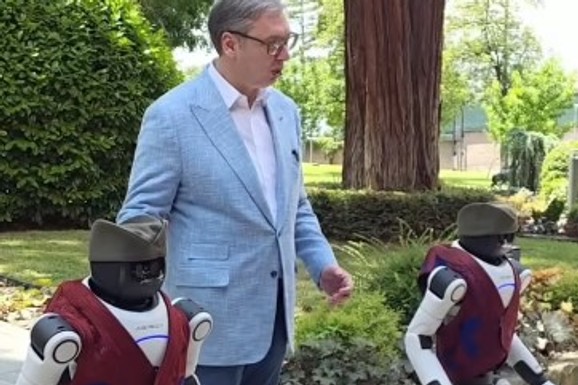"MORAVAC IGRAJU BOLJE NEGO JA" Vučić pozvao na skup 27. juna, društvo mu prave Milutin i Dragutin (VIDEO)