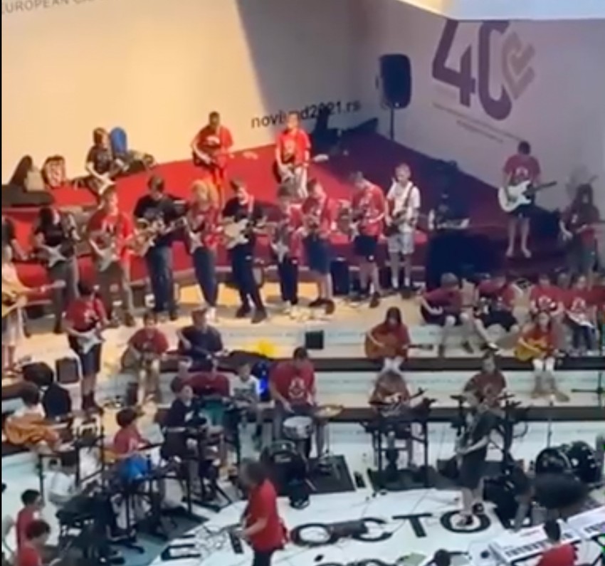 Klinci vežbaju za koncert