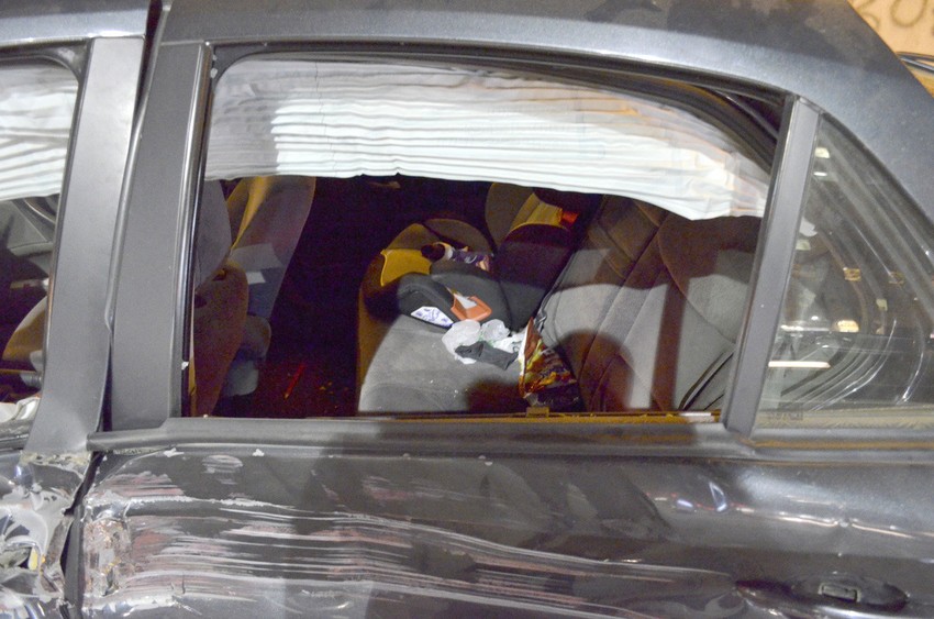 Žena i devojčice, koje su bile u automobilu, lakše su provređene