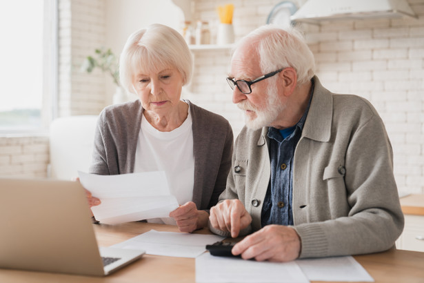 Zakład Ubezpieczeń Społecznych wysyła do osób starszych listy dotyczące waloryzacji emerytur oraz wypłaty trzynastej emerytury