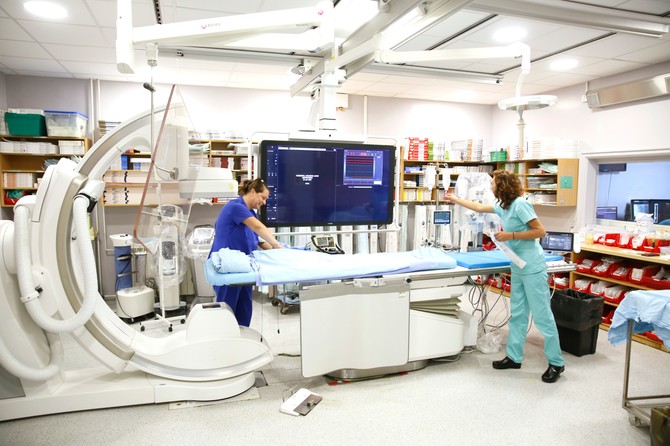 Na Odeljenju za interventnu invazivnu kardiovaskularnu dijagnostiku i terapiju rade se sve konorarne intervencije na srcu, kao i intervencije na perifernim krvnim sudovima