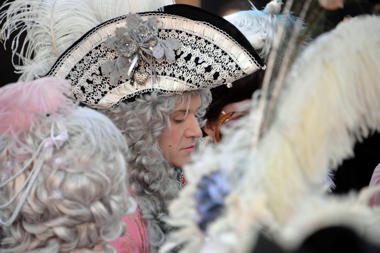 HUCZNY I PIĘKNY KARNAWAŁ W WENECJI