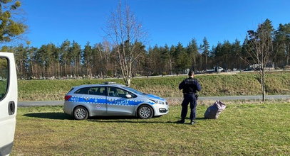 Kobieta przyłapana na haniebnym czynie tuż przed świętami. Wynosiła worki z cmentarza