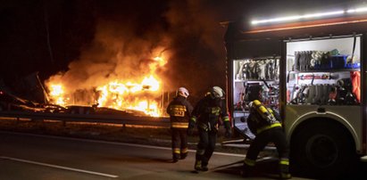 Karambol na autostradzie A4. Jeden z pojazdów się zapalił