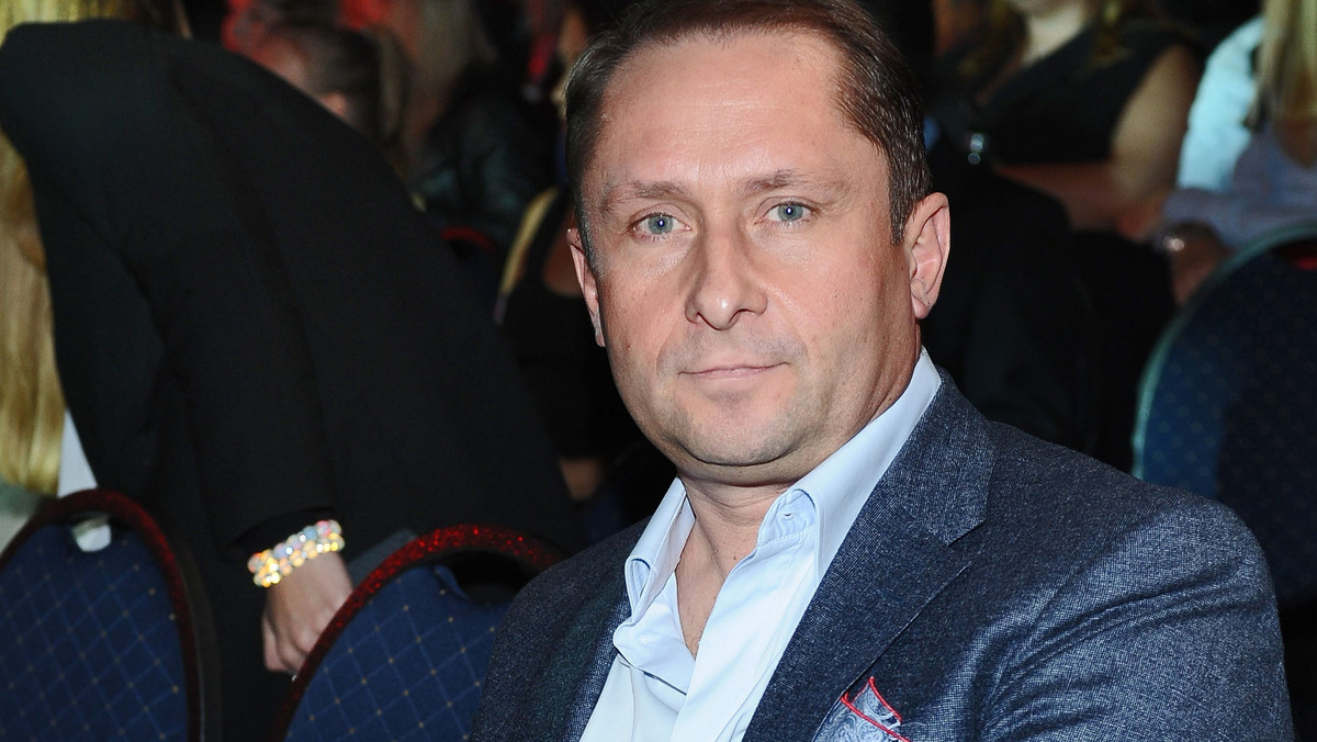 Kamil Durczok, były szef "Faktów", miał wypadek samochodowy. Dziennikarz o przykrej sytuacji poinformował swoich obserwatorów na Twitterze.
