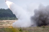 Ćwiczenia z wykorzystaniem wyrzutni HIMARS w ośrodku poligonowym Centrum Szkolenia Artylerii i Uzbrojenia w Kijewie,