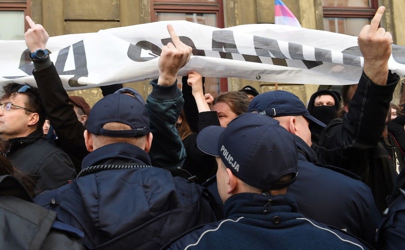 Rocznicowy marsz ONR i kontrdemonstracja Obywateli RP