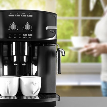7 najpopularniejszych ciśnieniowych ekspresów do kawy do 500 zł
