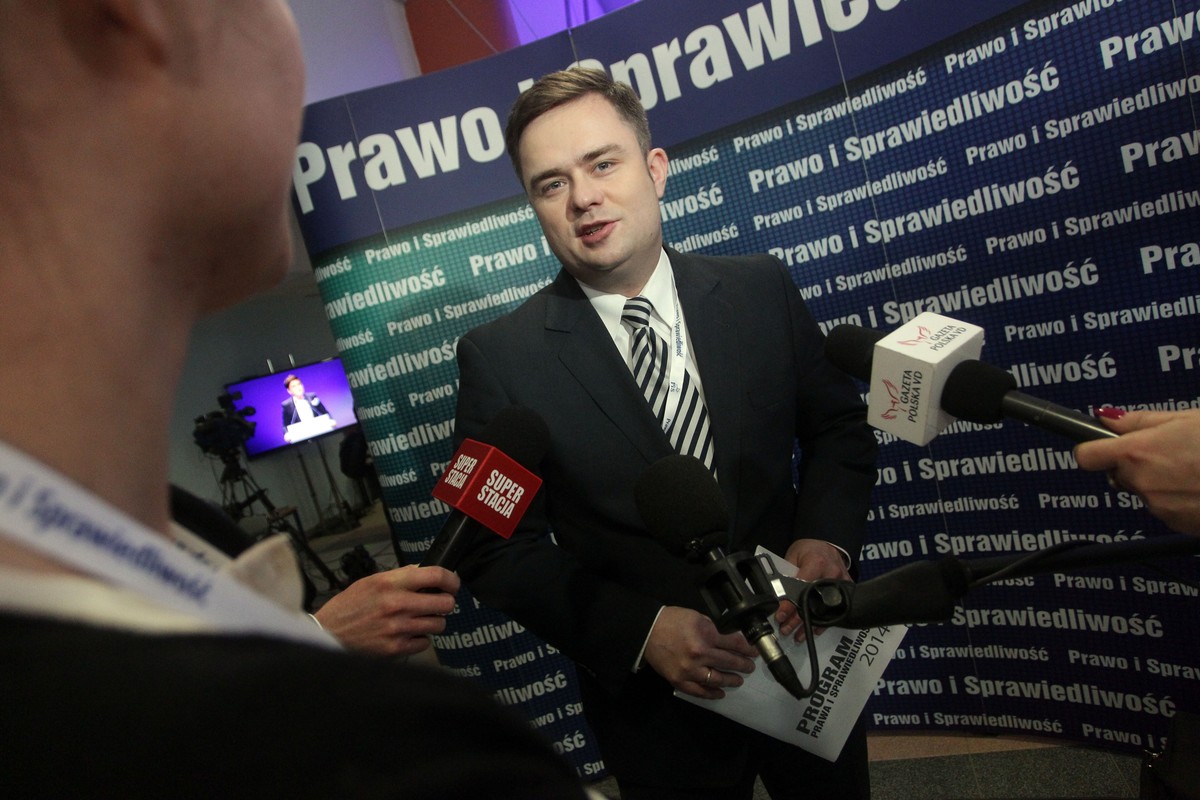 Żona Adama Hofmana jeździ metodą "na Sejm". Rzecznik PiS: tak jest wygodniej