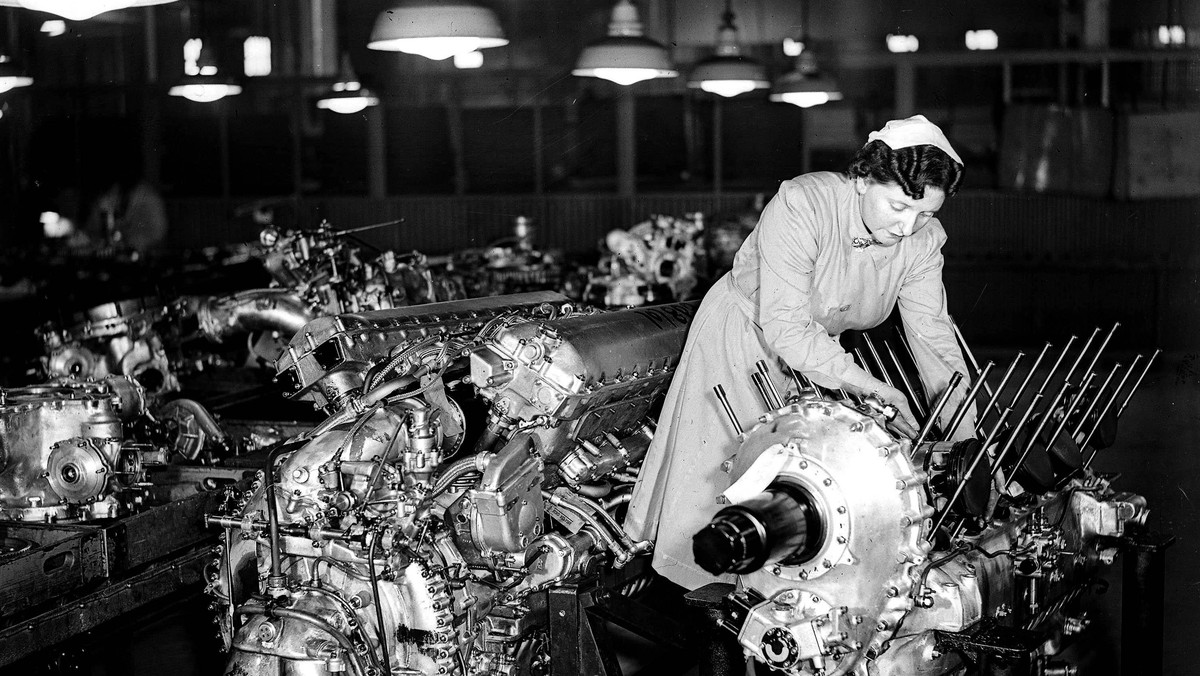 World War Two. 1942. England. A woman at work during the war making Rolls Royce Merlin aircraft engi