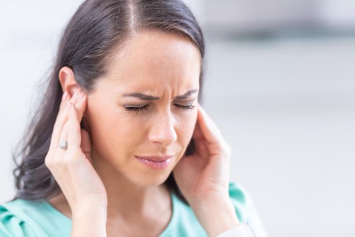 Mi miatt zúg, cseng a fül? A fül-orr-gégész válaszol | EgészségKalauz