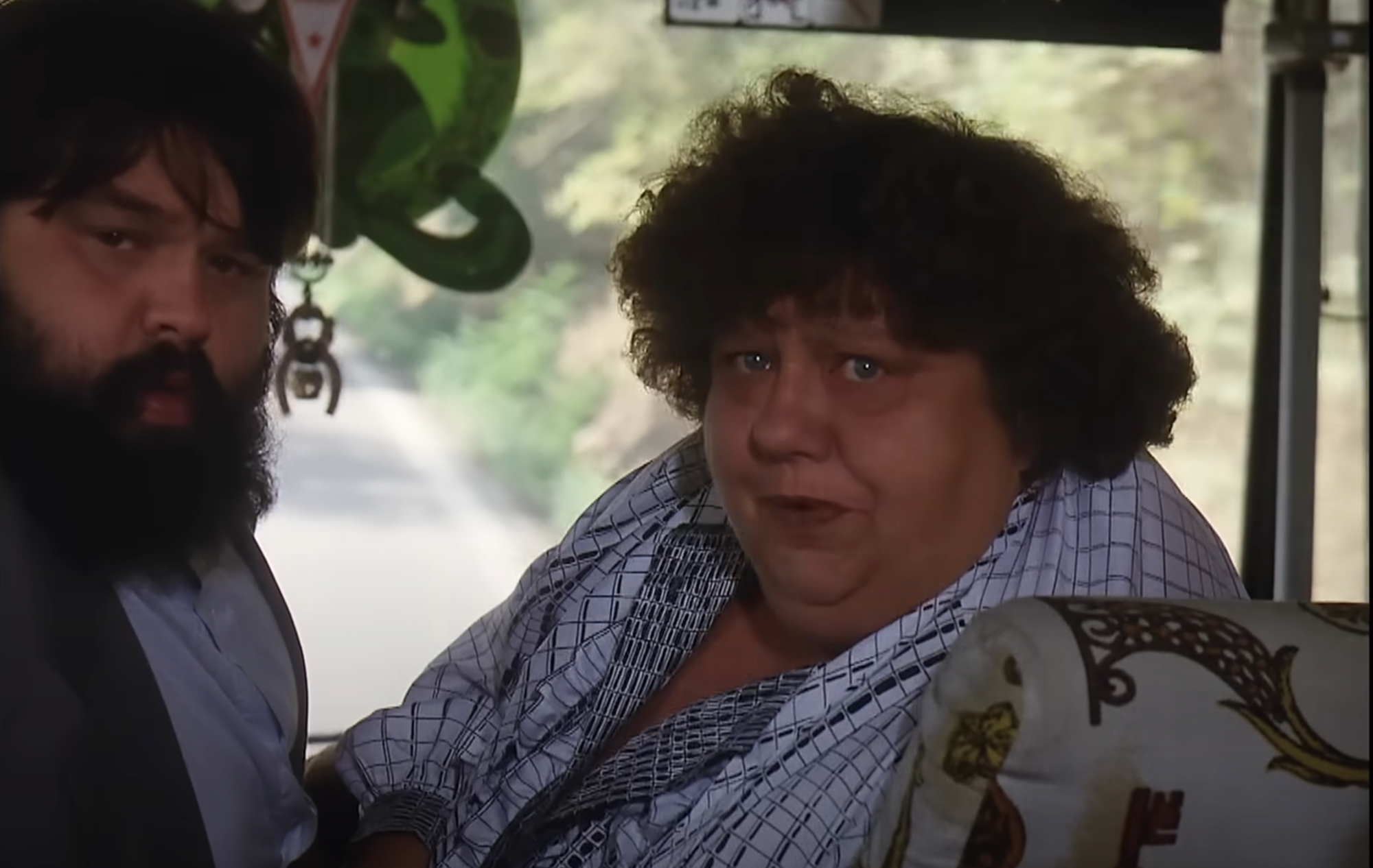 Helena Růžičková ako Škopková v komédii Slunce, seno, erotika.