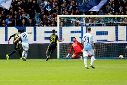 Szczęsny musi jeszcze trzymać szampana w lodówce. Sensacyjna porażka Juventus