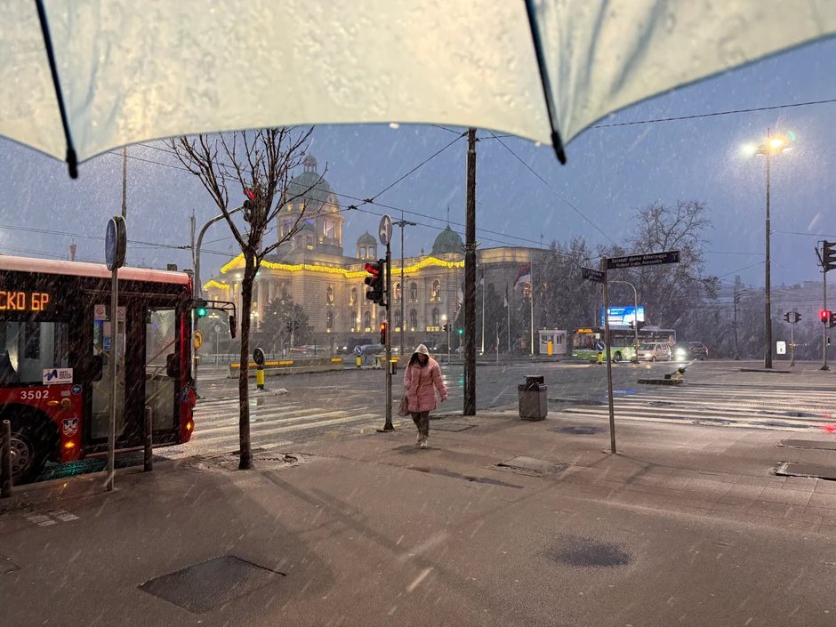 Pljusak snega jutros u Beogradu