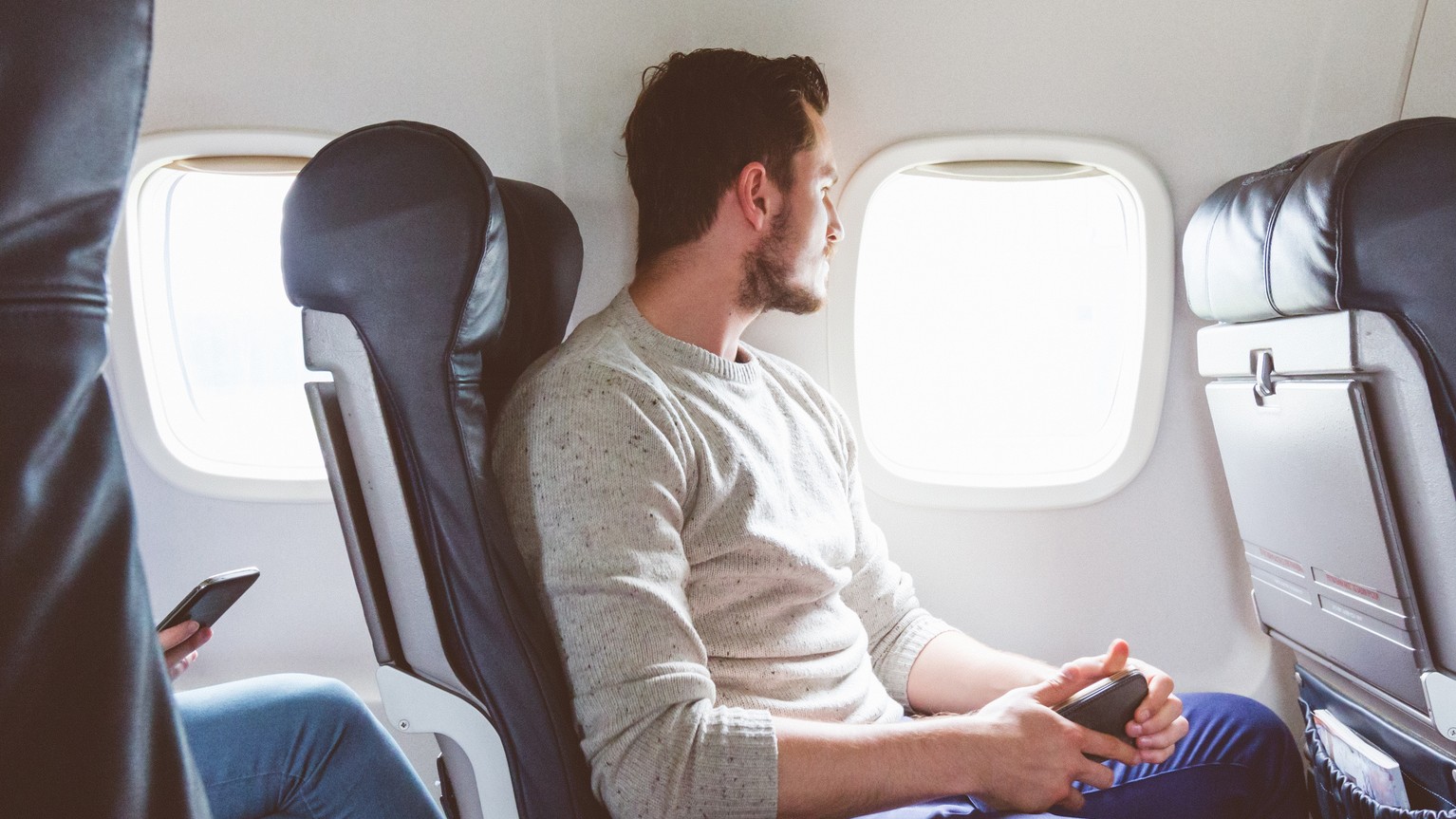 Vyhnite sa zdravotným problémom počas pobytu v lietadle. (ilustračné foto)