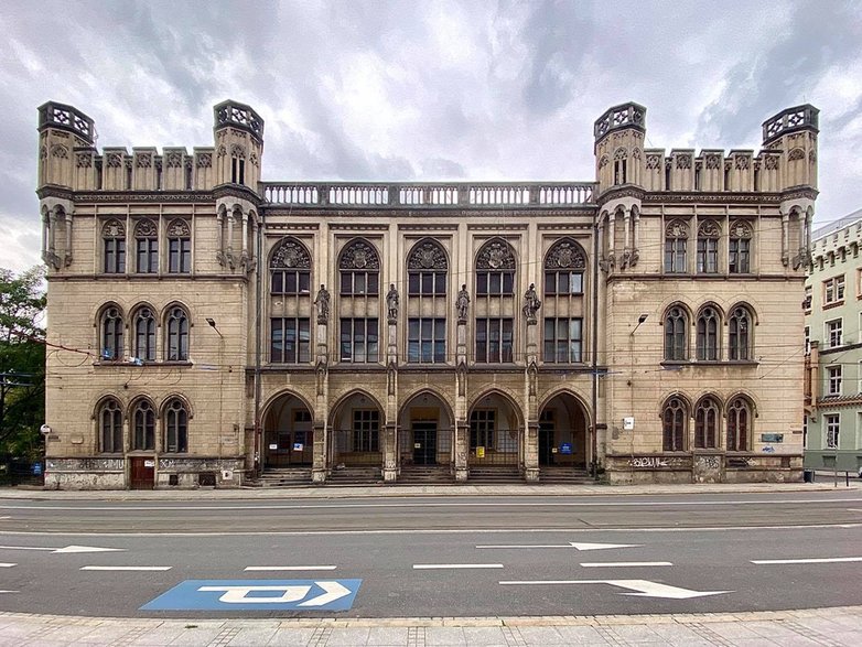 Nowa Giełda we Wrocławiu wystawiona na sprzedaż. Pochodzi z 1864 roku! 