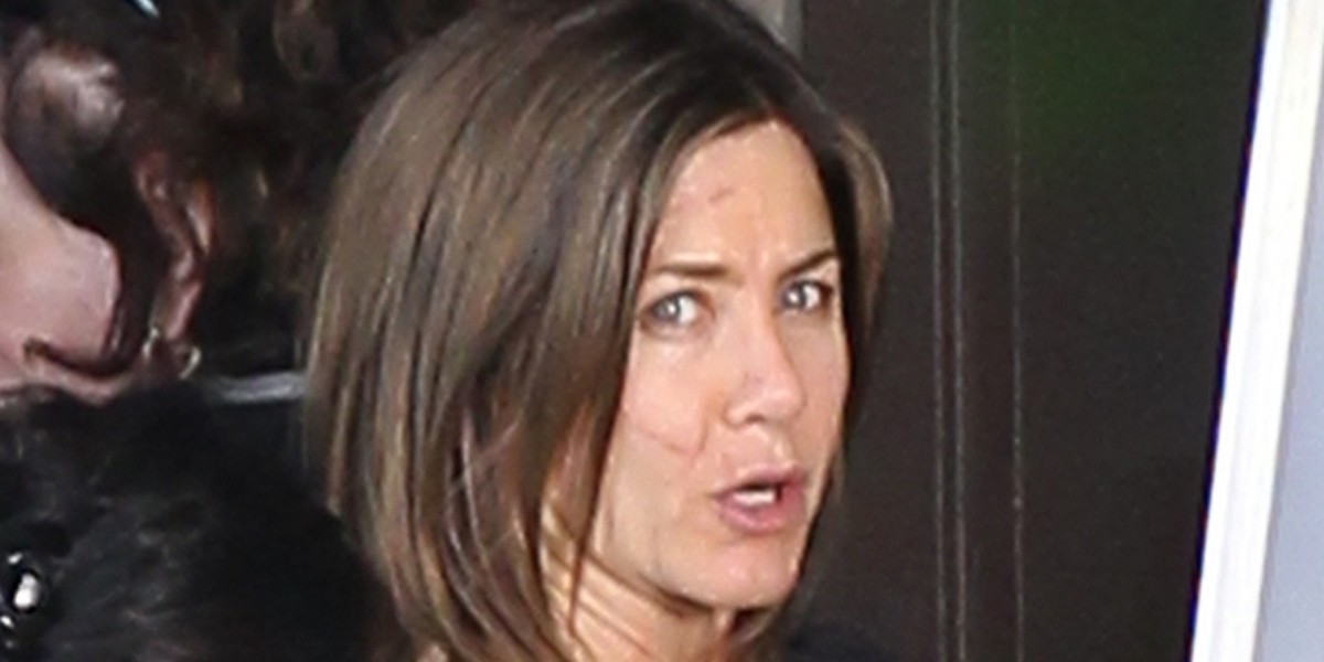 Jennifer Aniston z blizną na twarzy