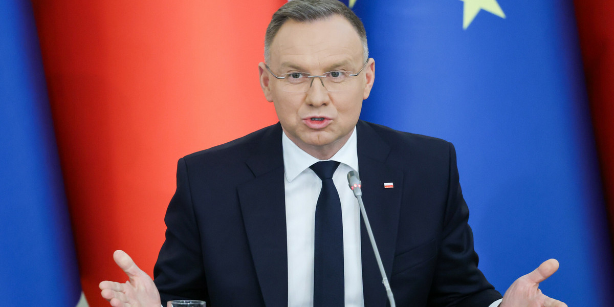 Andrzej Duda podpisał dwie ustawy, które uchwalone były już bez udziału Mariusza Kamińskiego i Macieja Wąsika.