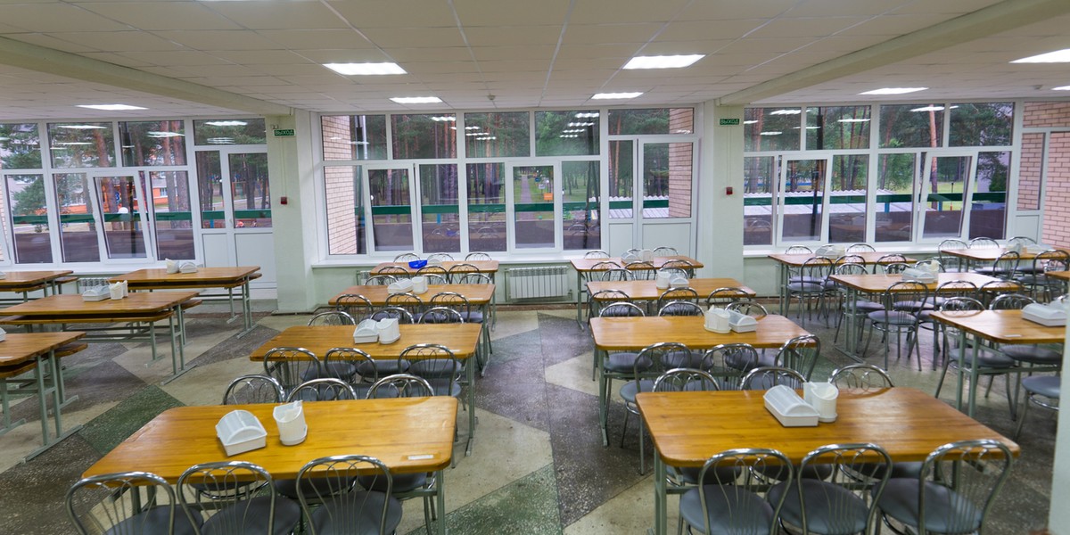 Kuracjusze w sanatoriach spierają się o posiłki. 