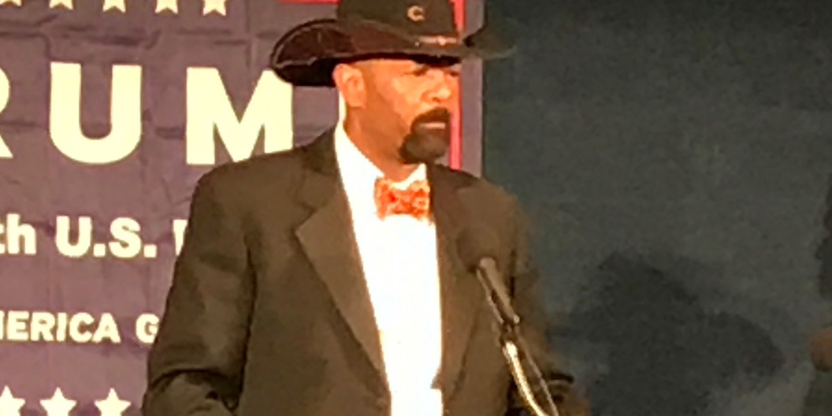 David Clarke tells 'DeploraBall' crowd the only time he'd reach 'across the aisle' to Democrats 'is to grab one of them by the throat'