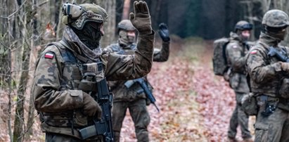 Tak wygląda patrol Wojsk Obrony Terytorialnej na granicy. Poszliśmy na niego razem z żołnierzami. Dużo ZDJĘĆ!