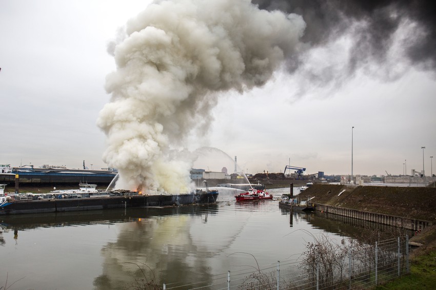 Zapalio se tanker u Kaspijskom moru
