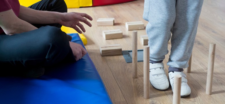 90 zł lub 110 zł miesięcznie dodatku na kształcenie i rehabilitację dziecka niepełnosprawnego – kto może skorzystać?