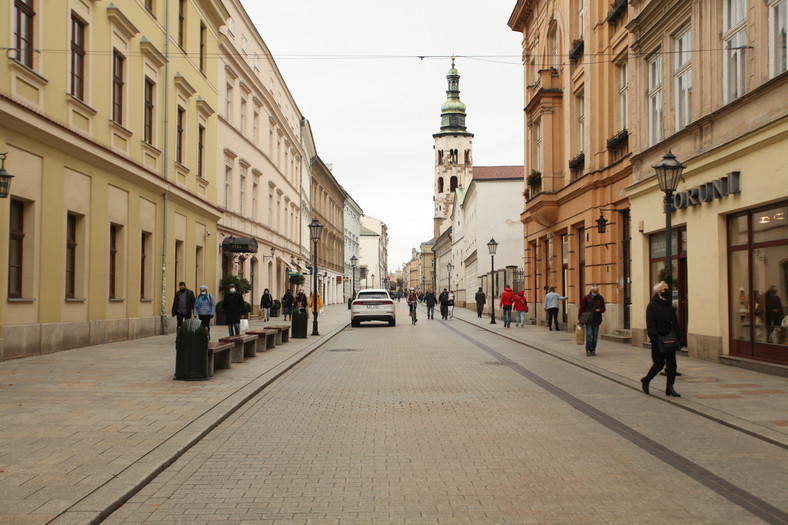 Kraków w czerwonej strefie. Niedzielny poranek