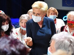 Na górze klasyka, na dole szał! Agata Duda na gali konkursu "Kobieta Gospodarna Wyjątkowa"