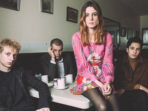 Csak egy szám: Örök fiatalság a Wolf Alice dalaiban