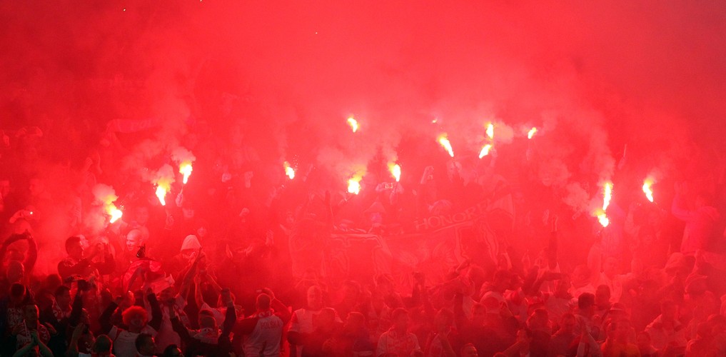 Race, gwizdy i wtargnięcie na murawę. Tak Polacy kibicowali na Wembley