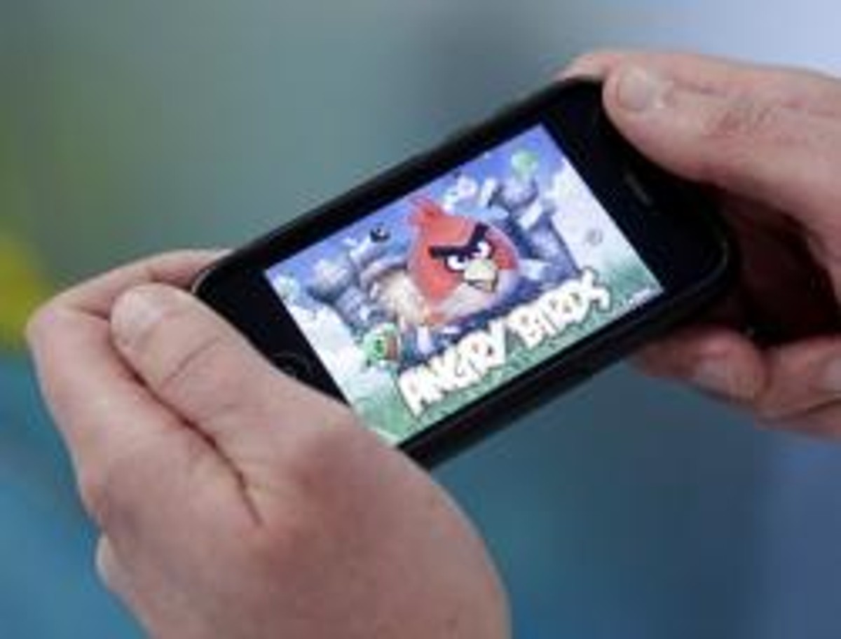 W 2014 roku użytkownicy telefonów komórkowych pobiorą niemal 77 mld aplikacji.