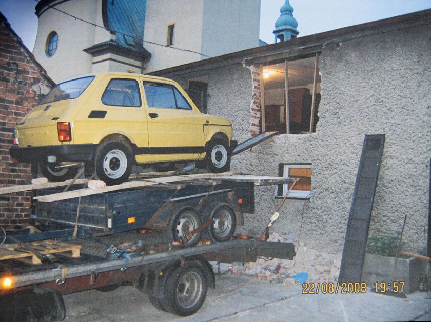 Trzymam Malucha W Duzym Pokoju