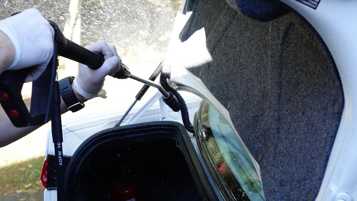 Myjka ciśnieniowa do auta - jak wybrać, by być zadowolonym? Jak używać?