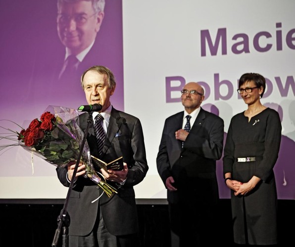 Stanisław Sołtysiński odebrał nagrodę w imieniu Macieja Bobrowicza. / fot. Wojtek Górski