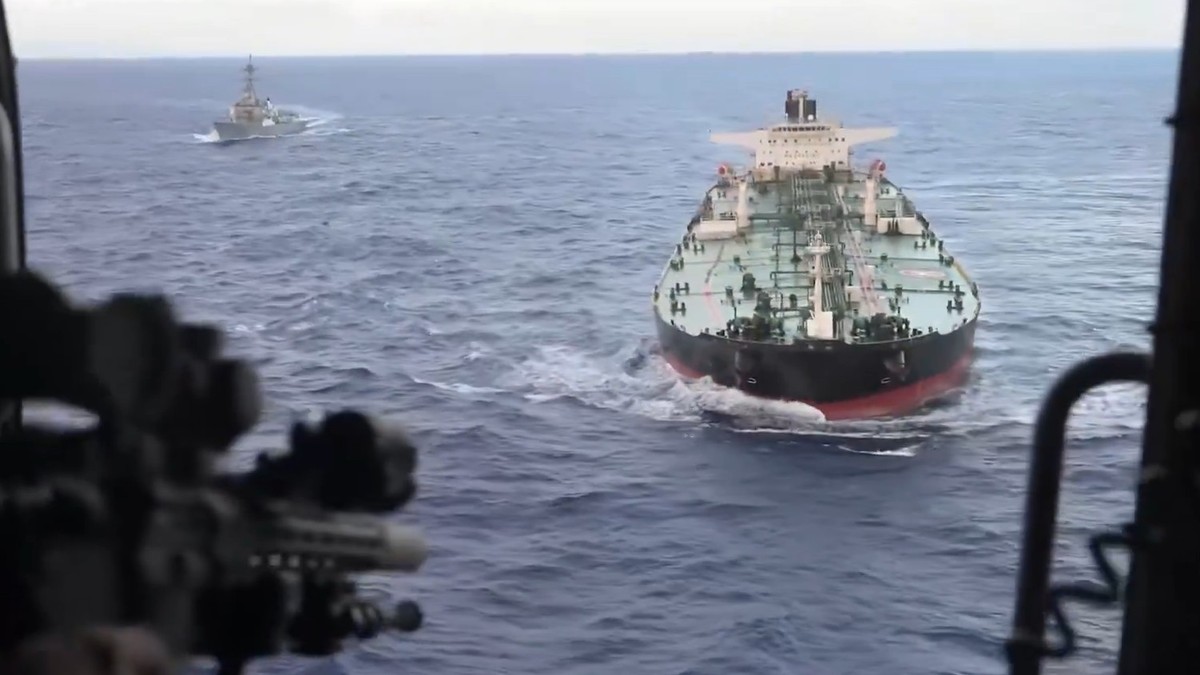 Zaplena tankera u Indijskom okeanu