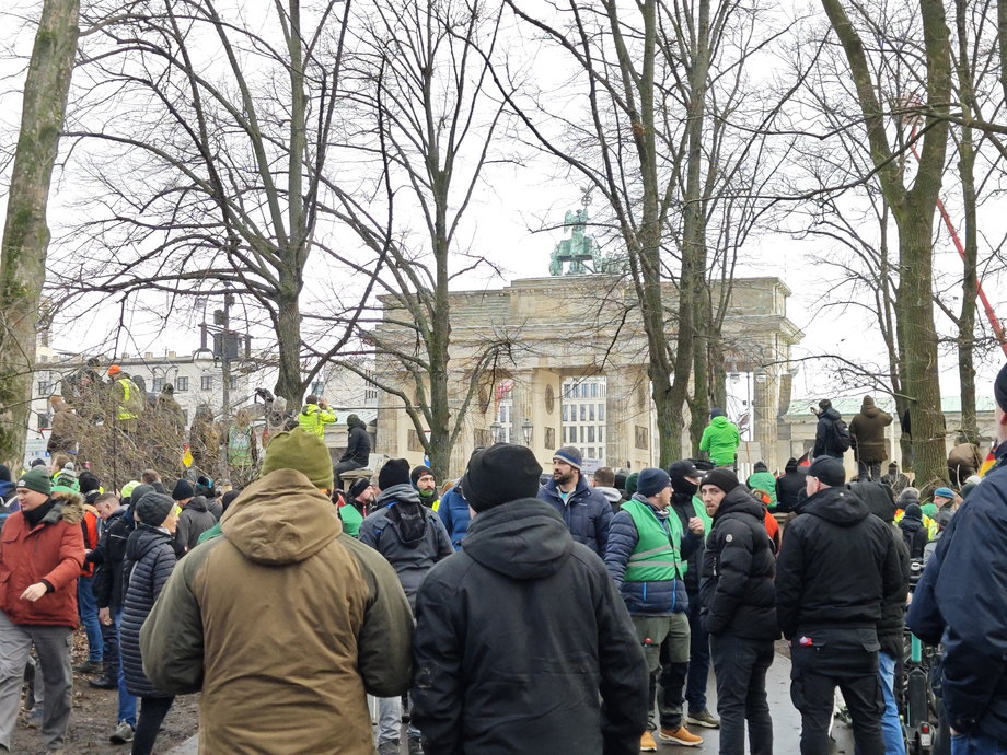 Protest rolników pod Bramą Brandenburską