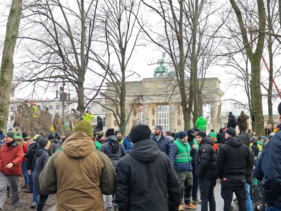 Protest rolników pod Bramą Brandenburską