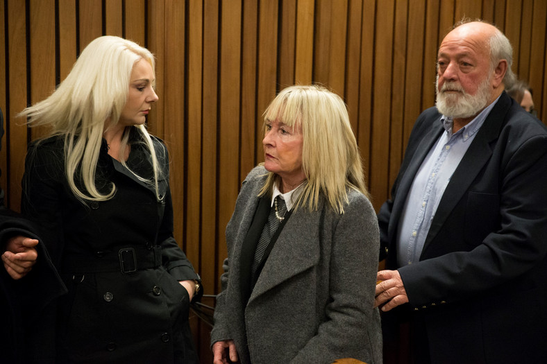 rodzina Reevy Stenkaamp podczas procesu sądowego