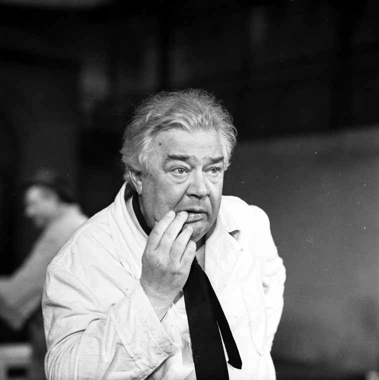 Mieczysław Pawlikowski w sztuce "Senat szaleńców" w Teatrze Nowym (1978)