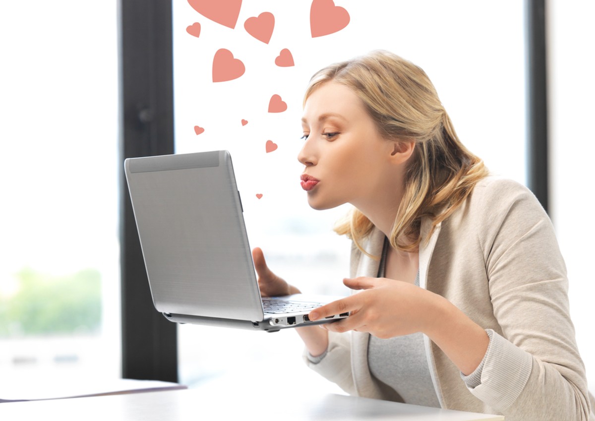 Czego się spodziewamy po znajomościach zawartych przez internet?