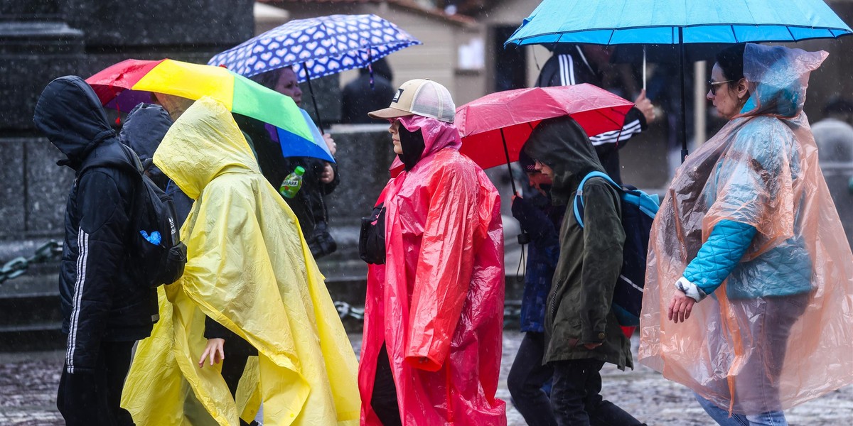 "Deszcz" i "burze" są obecne w opisie prognozy w zasadzie dzień w dzień. 