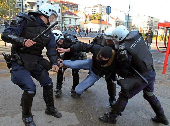 Zadyma podczas marszu równości