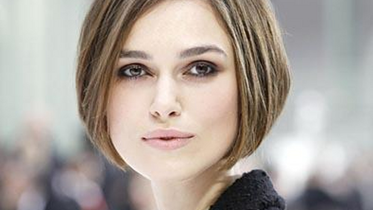 Zachywcająca Keira Knightley w Paryżu