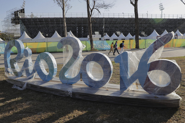 Egipskie pływaczki synchroniczne zmarzły... w basenie olimpijskim