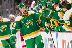 Minnesota Wild po rzutach karnych pokonali New Jersey Devils